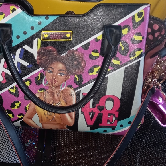 Handbag - Picture 4 of 6